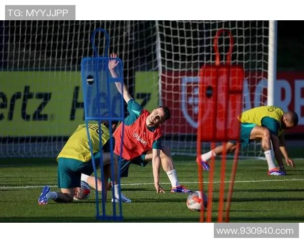 水下训练的足球明星揭秘他如何在水中提升竞技水平与技能